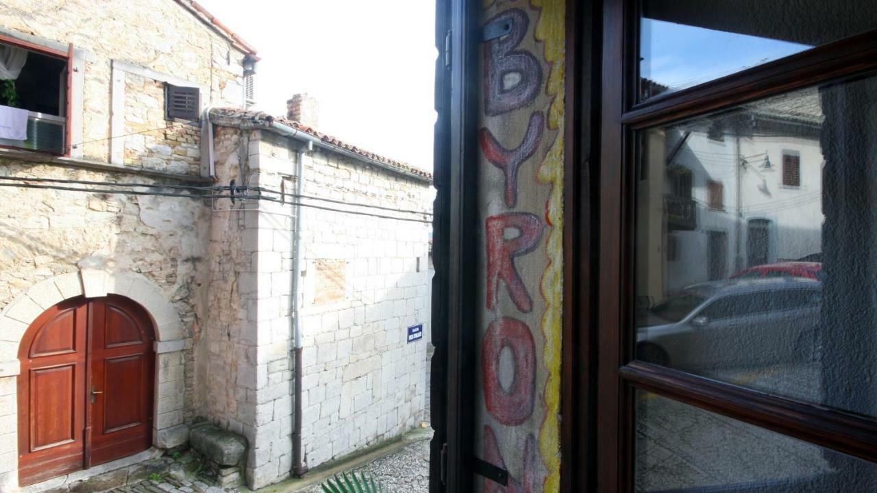 Studio Apartman Galerija Buzet Εξωτερικό φωτογραφία