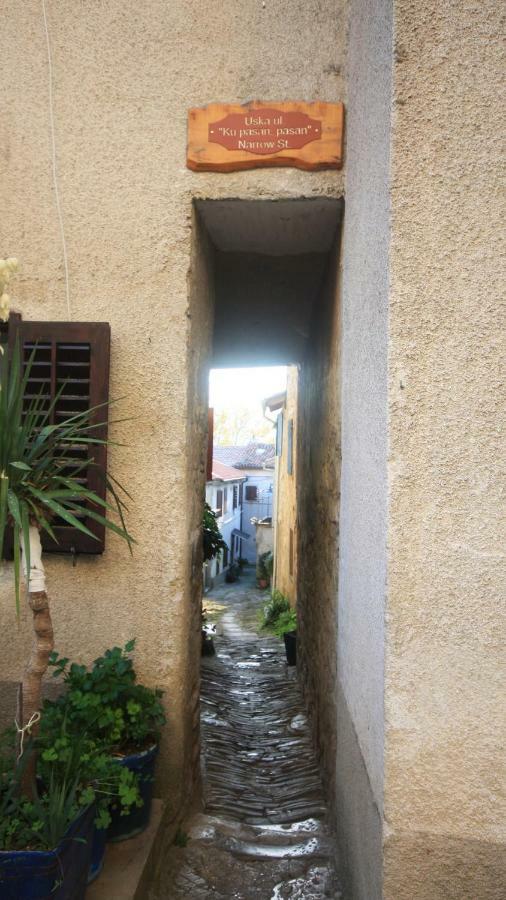 Studio Apartman Galerija Buzet Εξωτερικό φωτογραφία